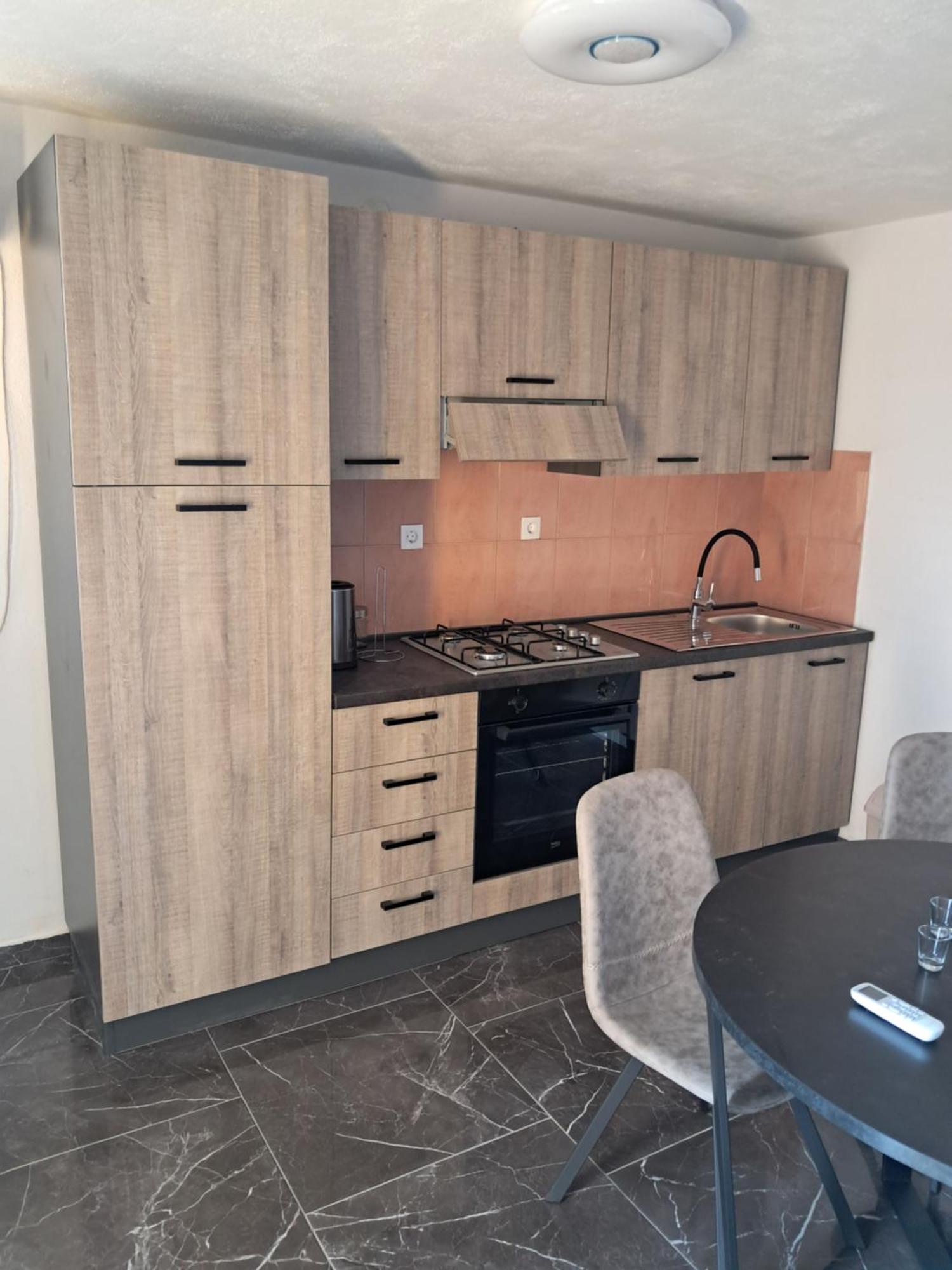 Apartments Mara Bela Karlobag Eksteriør billede