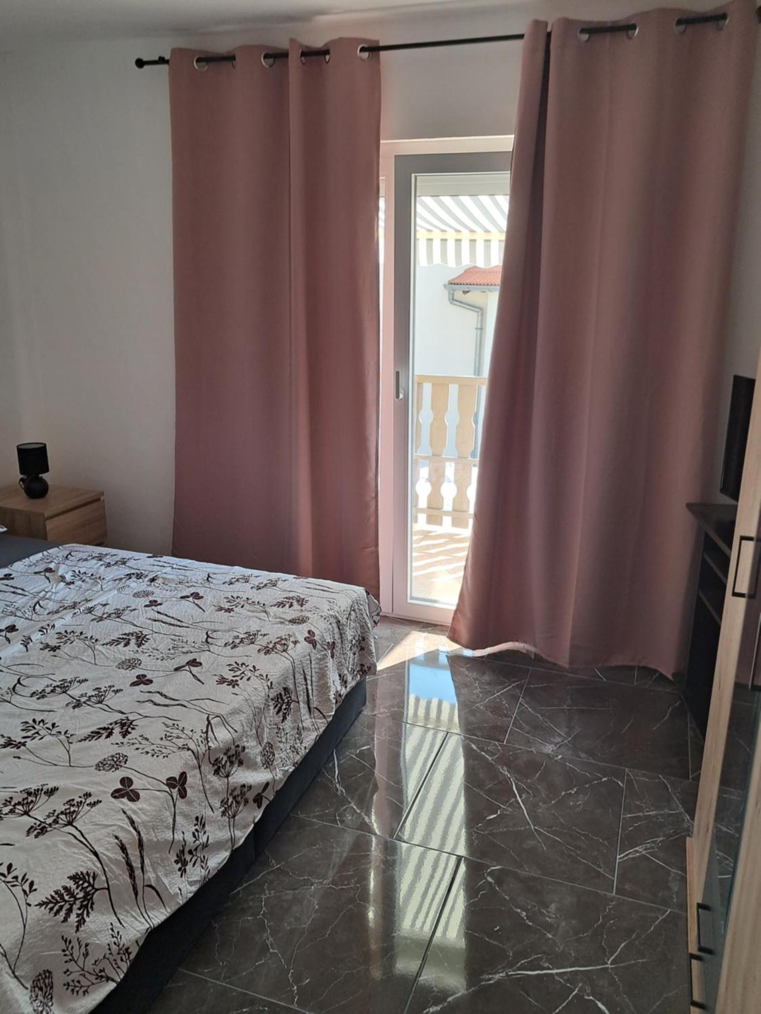 Apartments Mara Bela Karlobag Eksteriør billede