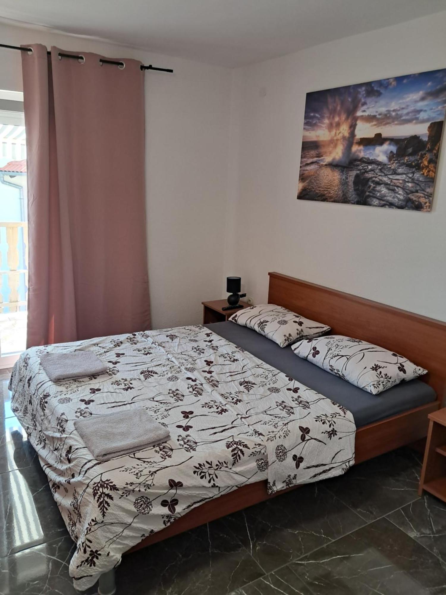 Apartments Mara Bela Karlobag Eksteriør billede